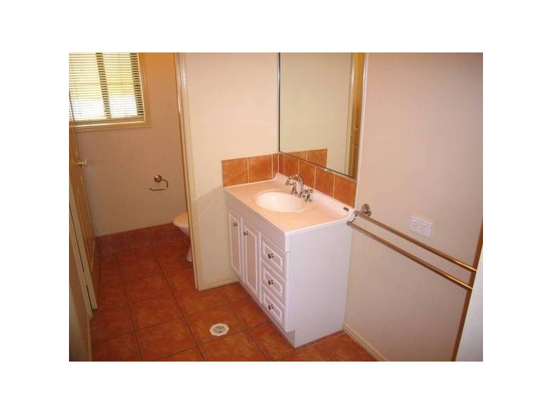 1 Excelcia Drive, Eatons Hill QLD 4037