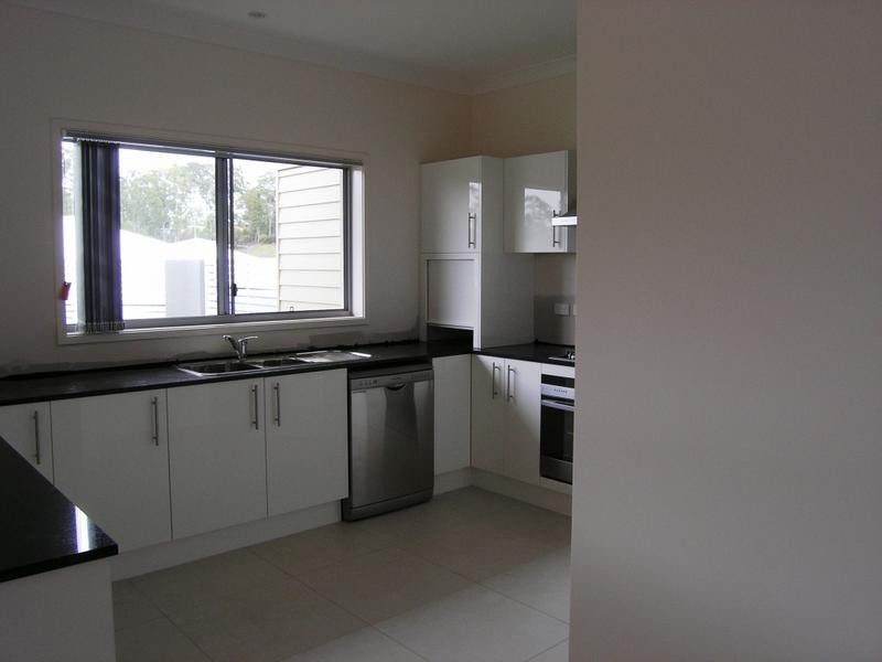 8 Jubilee Terrace, Eatons Hill QLD 4037