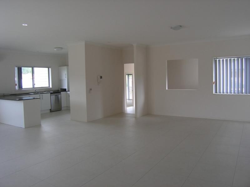 8 Jubilee Terrace, Eatons Hill QLD 4037