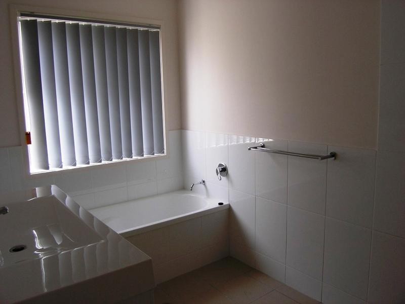 8 Jubilee Terrace, Eatons Hill QLD 4037