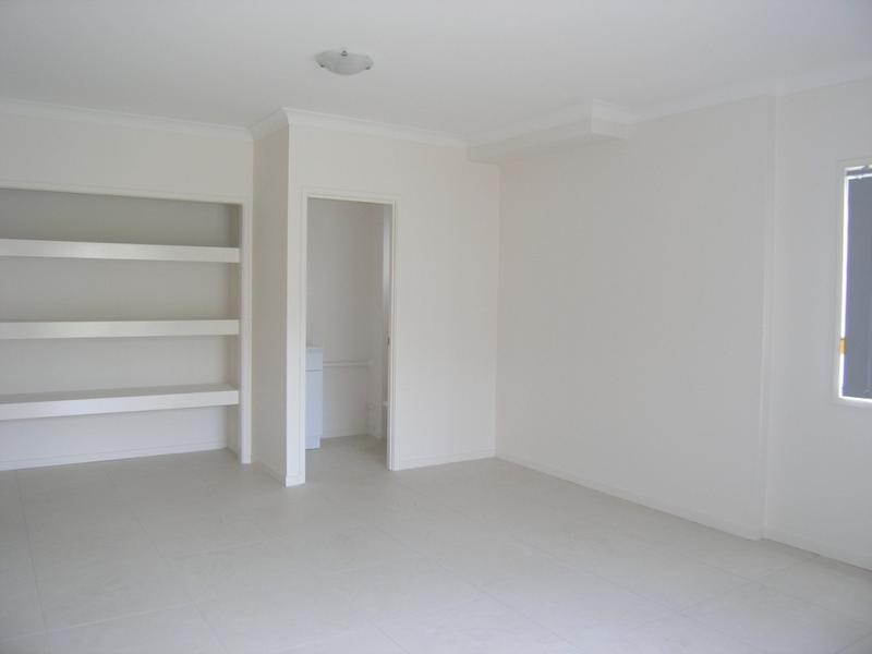 8 Jubilee Terrace, Eatons Hill QLD 4037