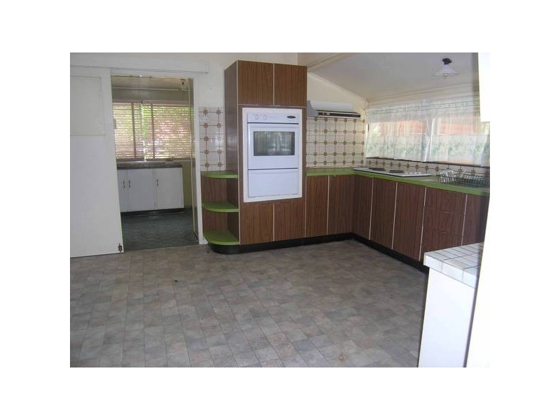 118 Samsonvale Road, Strathpine QLD 4500