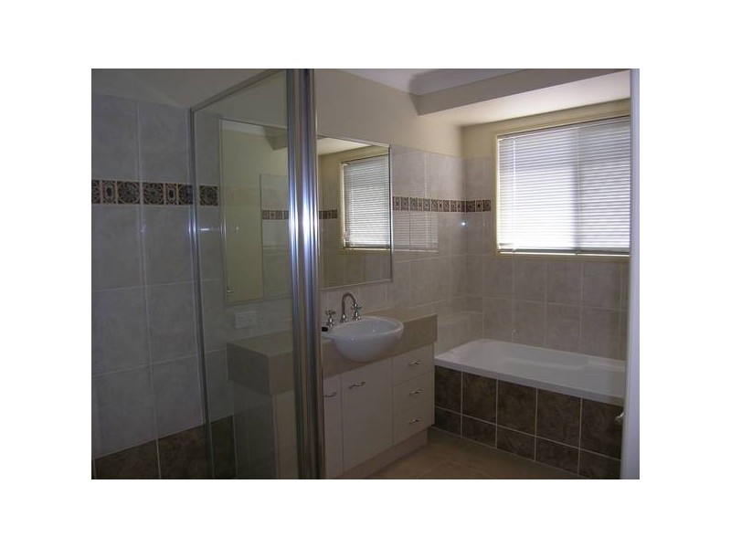 80 Hayward Avenue, Cashmere QLD 4500