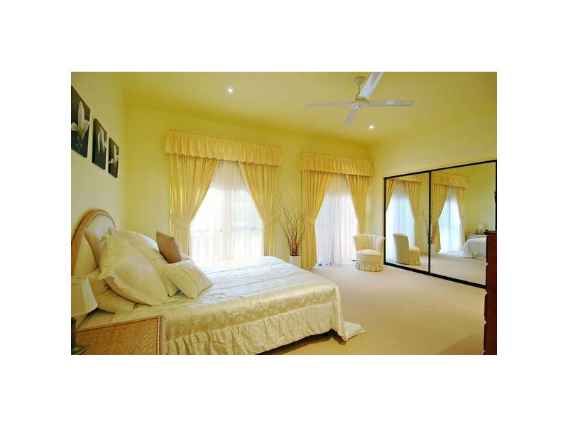 Eatons Hill QLD 4037