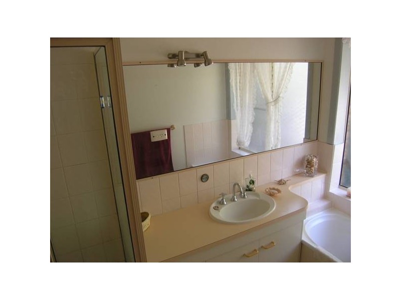 13 Kimberley Court, Eatons Hill QLD 4037