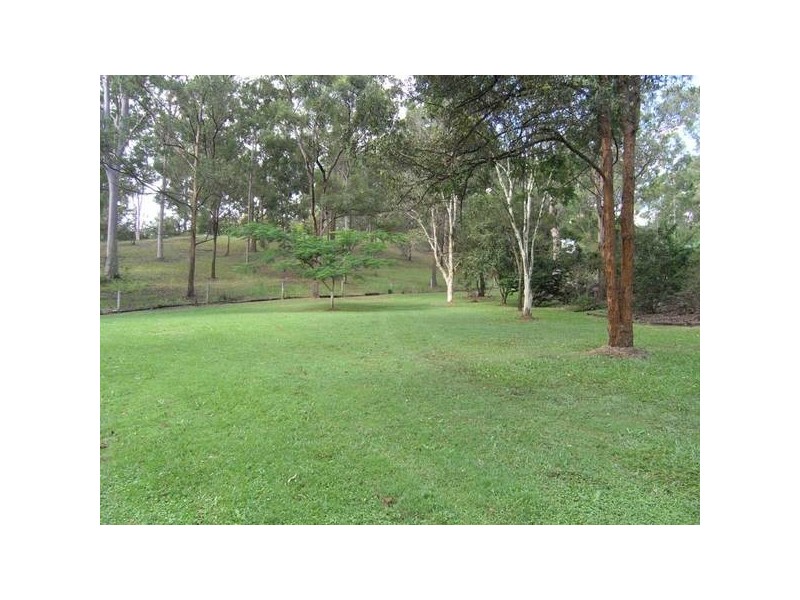 13 Kimberley Court, Eatons Hill QLD 4037