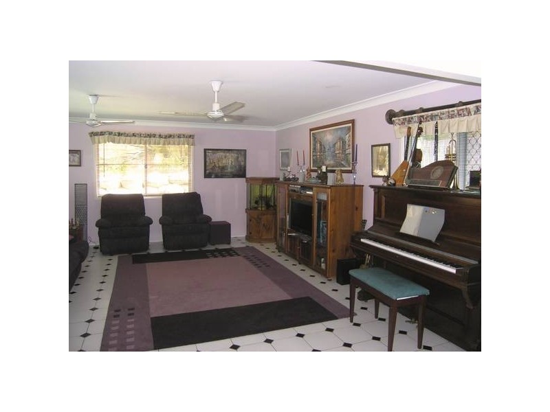 14 Hero Street, Eatons Hill QLD 4037