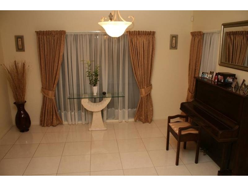 67 Faheys Road West, Albany Creek QLD 4035