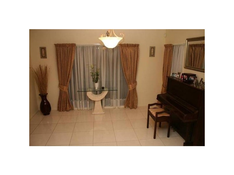 67 Faheys Road West, Albany Creek QLD 4035