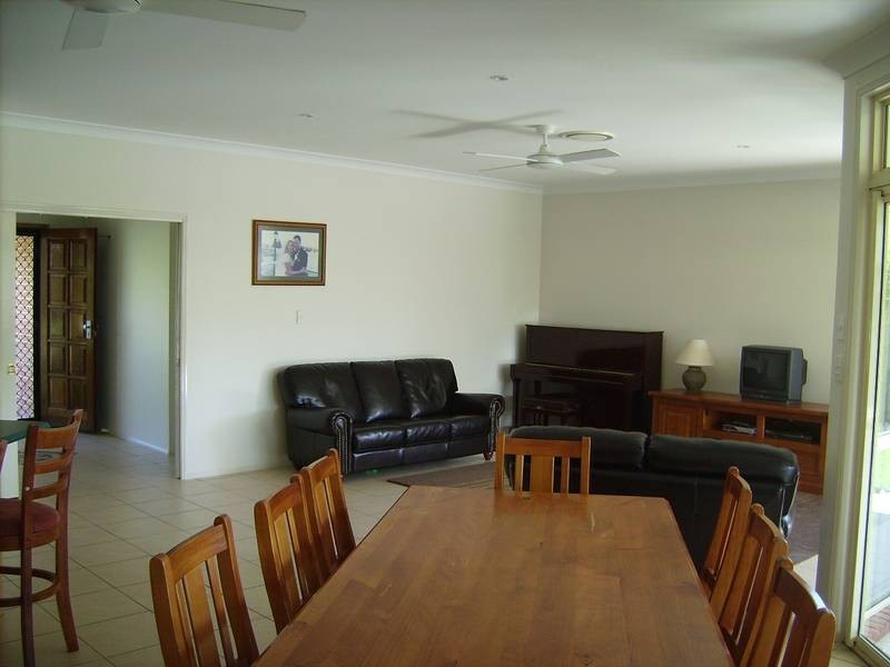 7 Pinehurst Court, Albany Creek QLD 4035