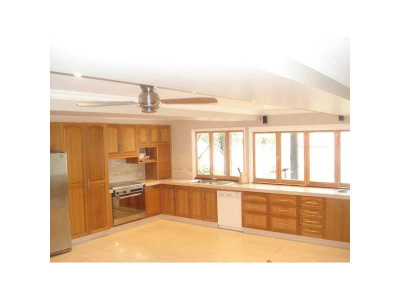 1 Ferguson Street [cnr of Greensill Rd], Albany Creek QLD 4035