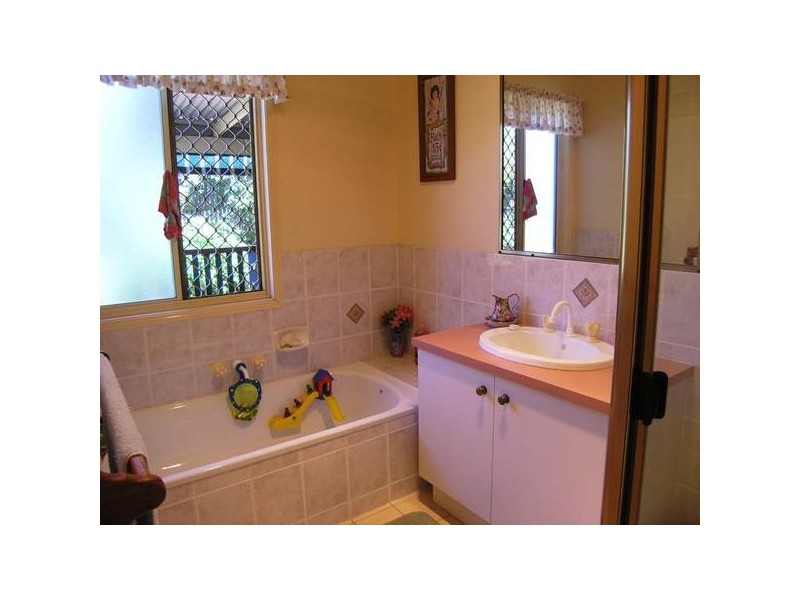 Eatons Hill QLD 4037