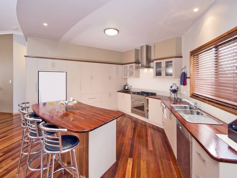 2 Bramwell Court, Cashmere QLD 4500