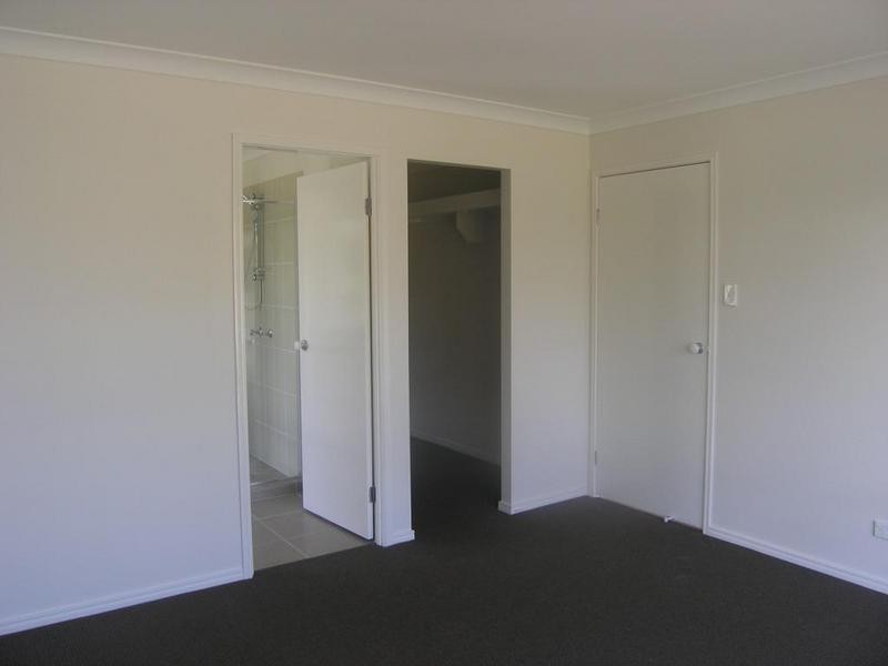 15 Crossing Drive, Eatons Hill QLD 4037