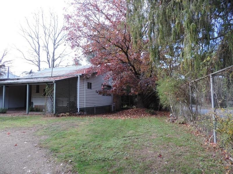 6 Star Rd, Bright VIC 3741