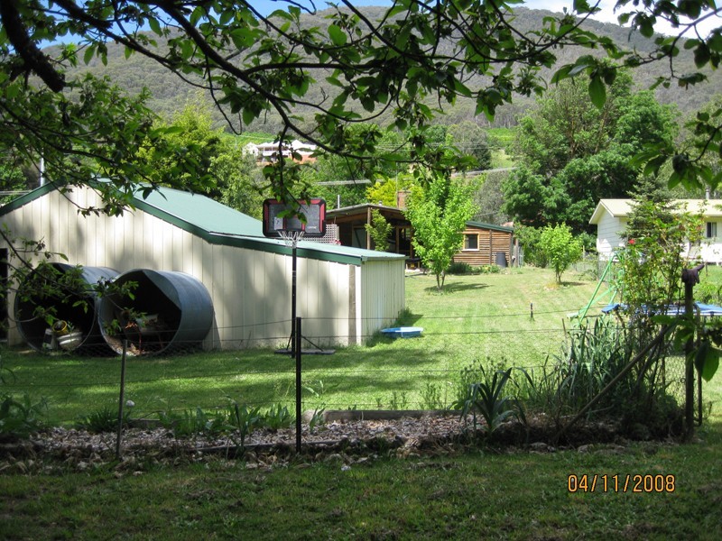 420 Morses Creek Rd, Wandiligong VIC 3744