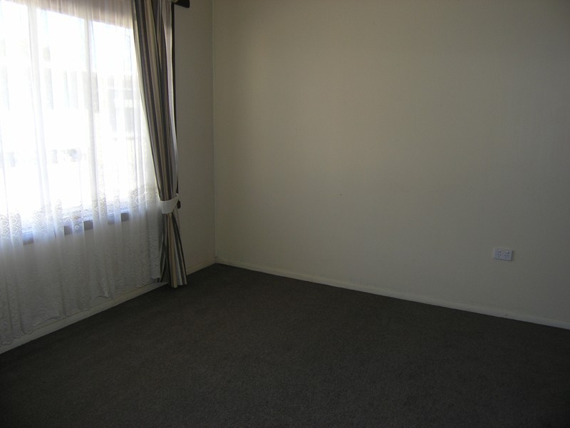 5/2 Butler Crt, Bright VIC 3741