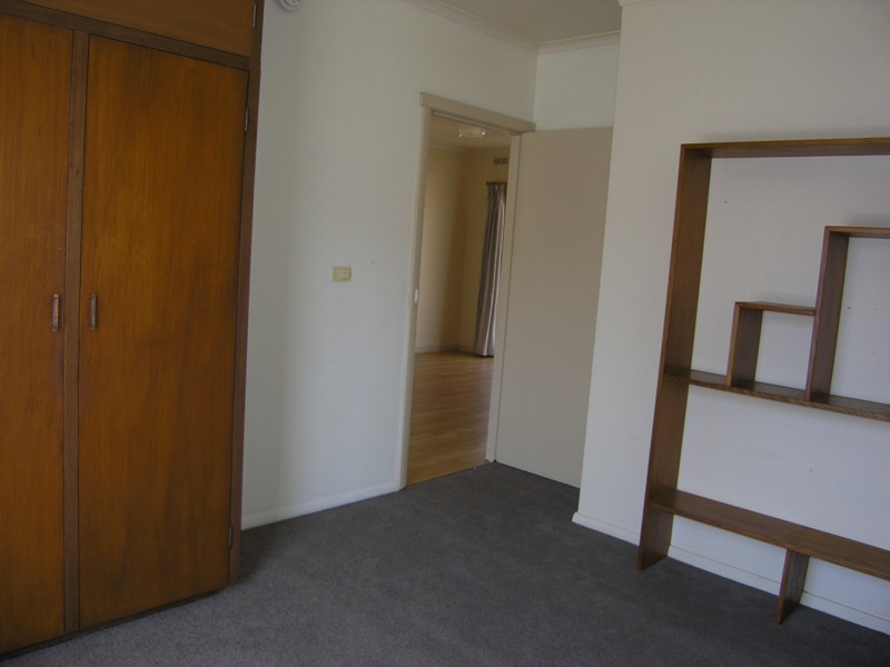 5/2 Butler Crt, Bright VIC 3741