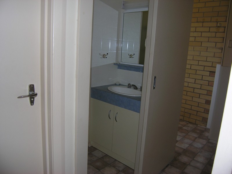 5/2 Butler Crt, Bright VIC 3741