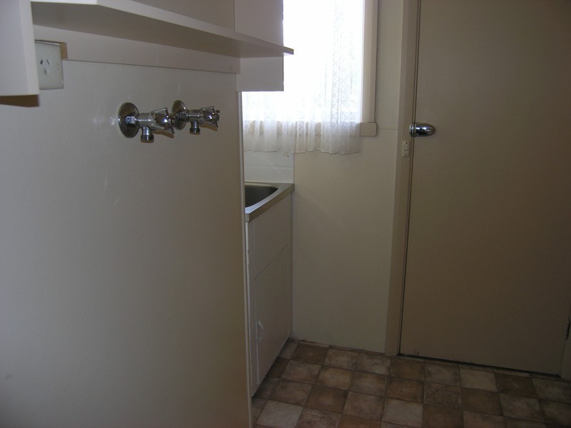 5/2 Butler Crt, Bright VIC 3741