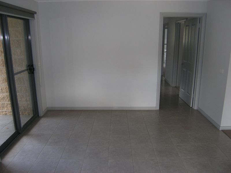 2/18 Thompson St, Bright VIC 3741