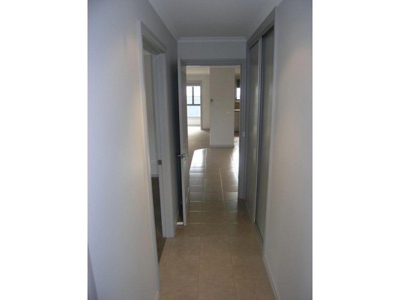 2/18 Thompson St, Bright VIC 3741