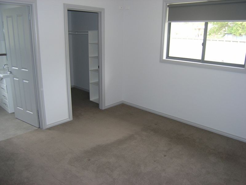 2/18 Thompson St, Bright VIC 3741