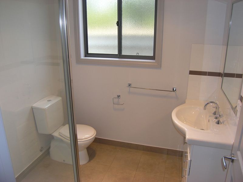 2/18 Thompson St, Bright VIC 3741