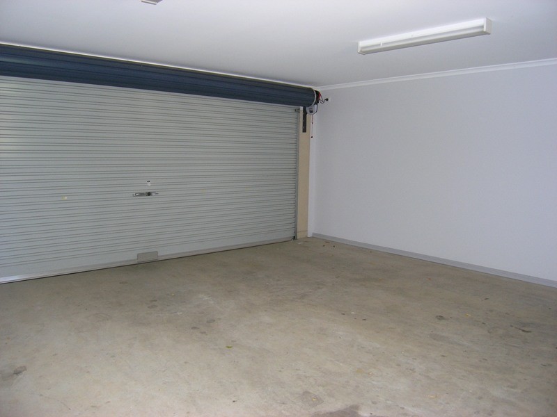 2/18 Thompson St, Bright VIC 3741