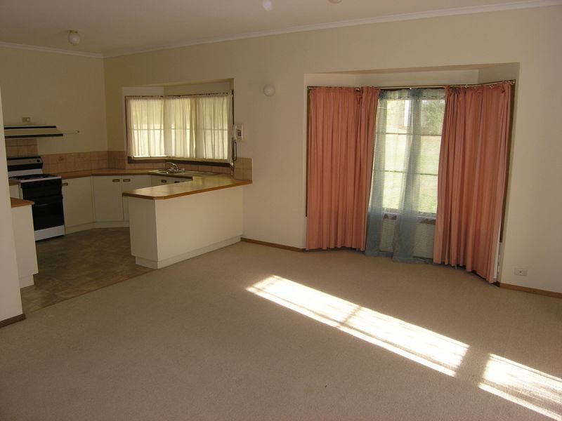 2/82 Delany Ave, Bright VIC 3741