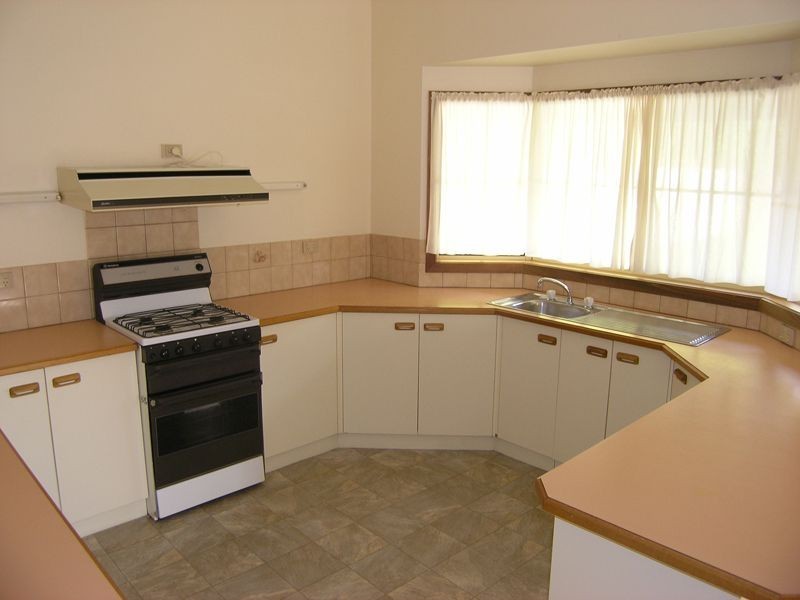 2/82 Delany Ave, Bright VIC 3741