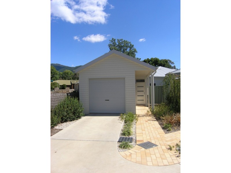 2/3 Rotary Drive, Bright VIC 3741