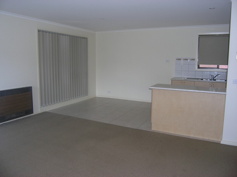 1/17 Wood St, Bright VIC 3741