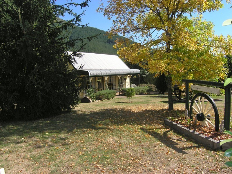 452 Morses Creek Road, Wandiligong VIC 3744