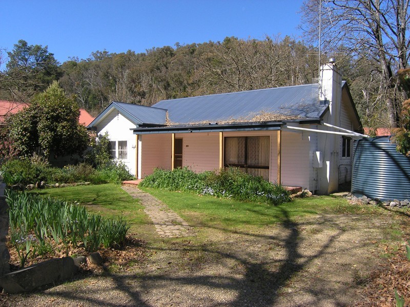 80 Delany Avenue, Bright VIC 3741