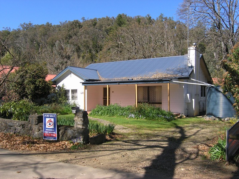 80 Delany Avenue, Bright VIC 3741