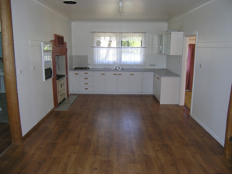 80 Delany Avenue, Bright VIC 3741