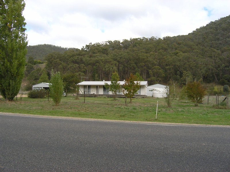 454 Great Alpine Rd, Bright VIC 3741