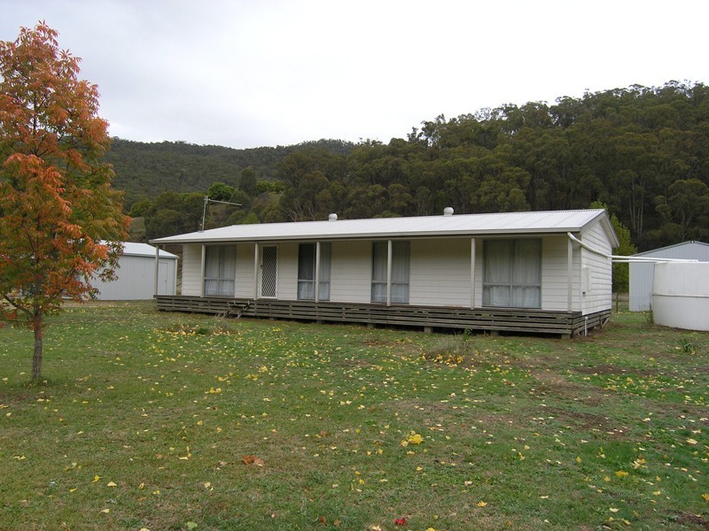 454 Great Alpine Rd, Bright VIC 3741