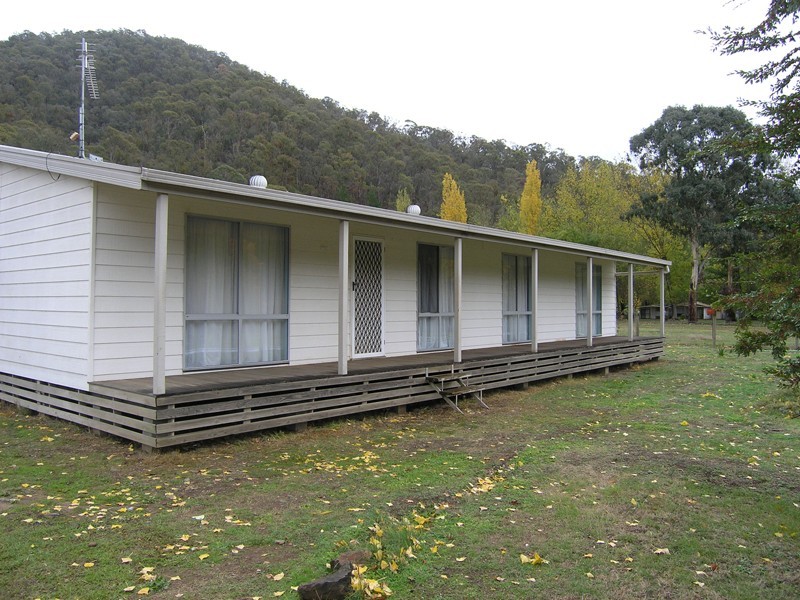 454 Great Alpine Rd, Bright VIC 3741