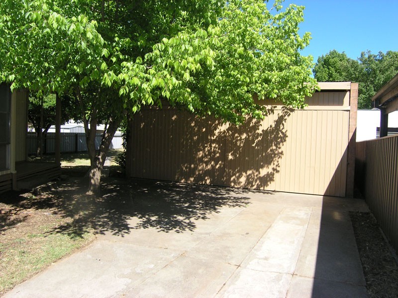 17 Thompson Street, Bright VIC 3741