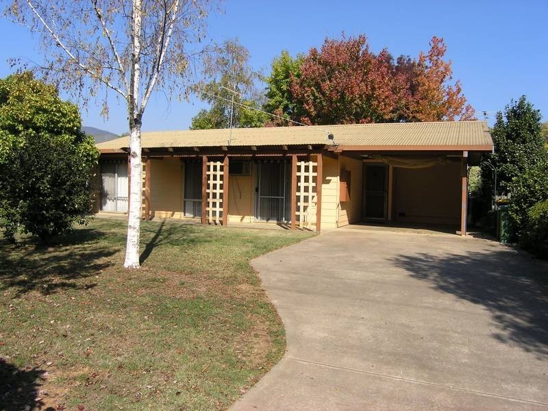 22 Mountbatten Ave, Bright VIC 3741