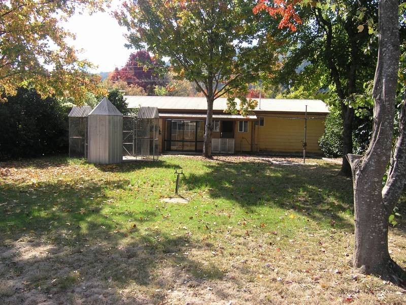 22 Mountbatten Ave, Bright VIC 3741