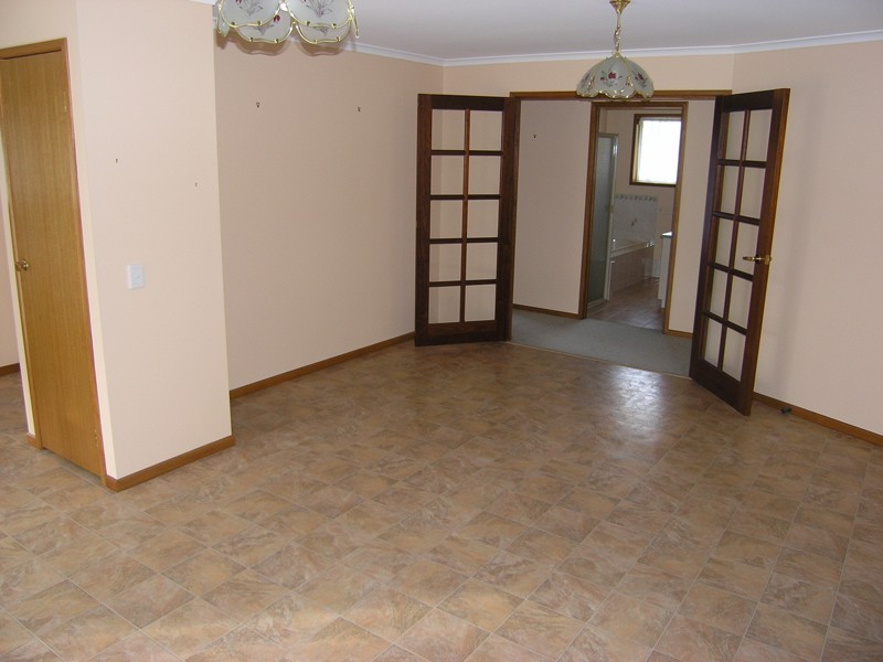 7 Showers Avenue, Bright VIC 3741