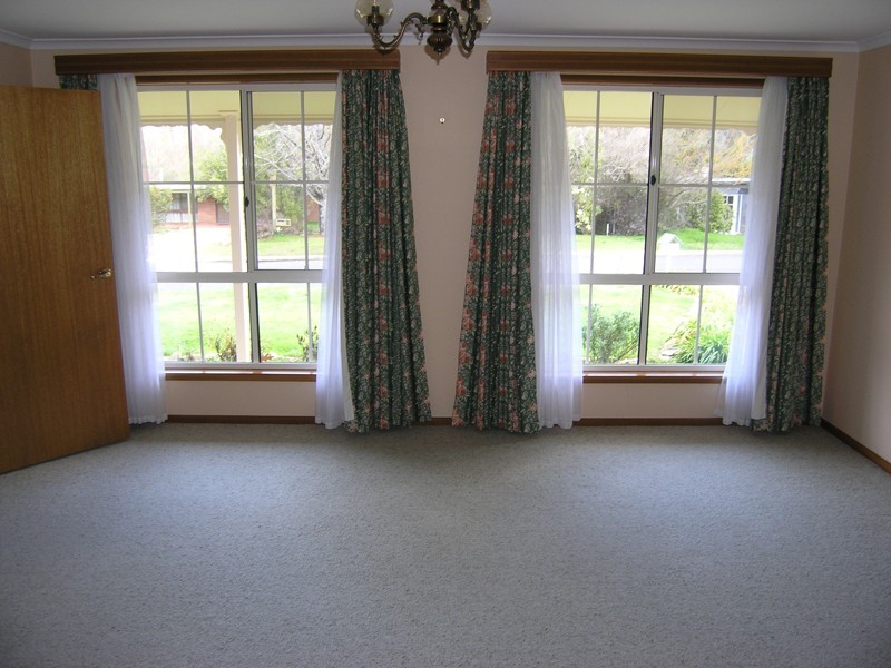 7 Showers Avenue, Bright VIC 3741