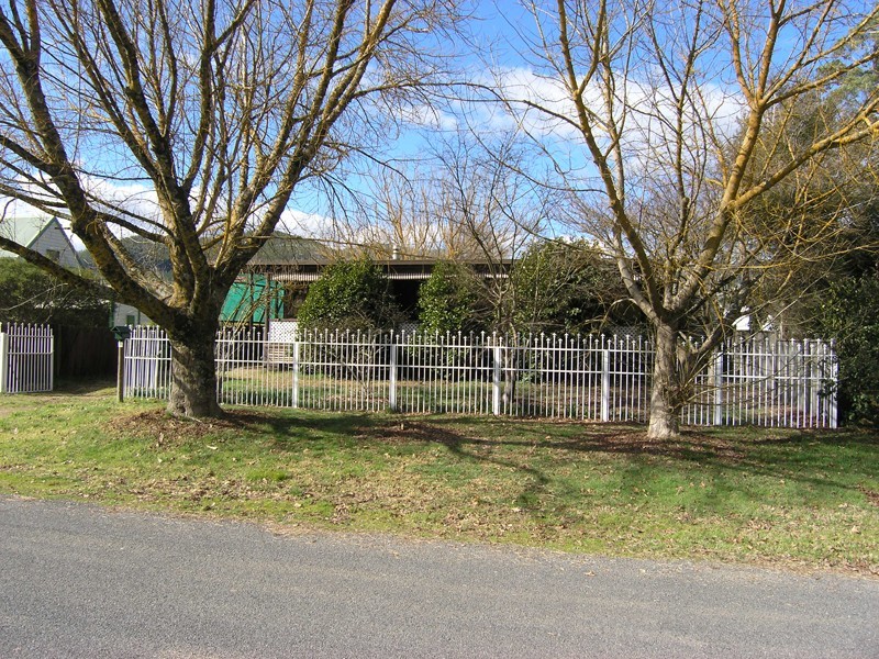 18 Wallace Drive, Buckland VIC 3740
