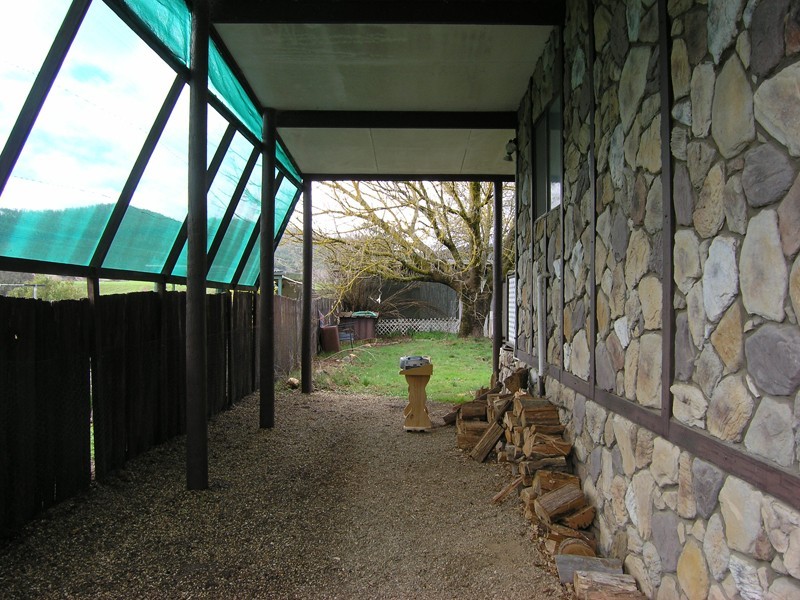 18 Wallace Drive, Buckland VIC 3740