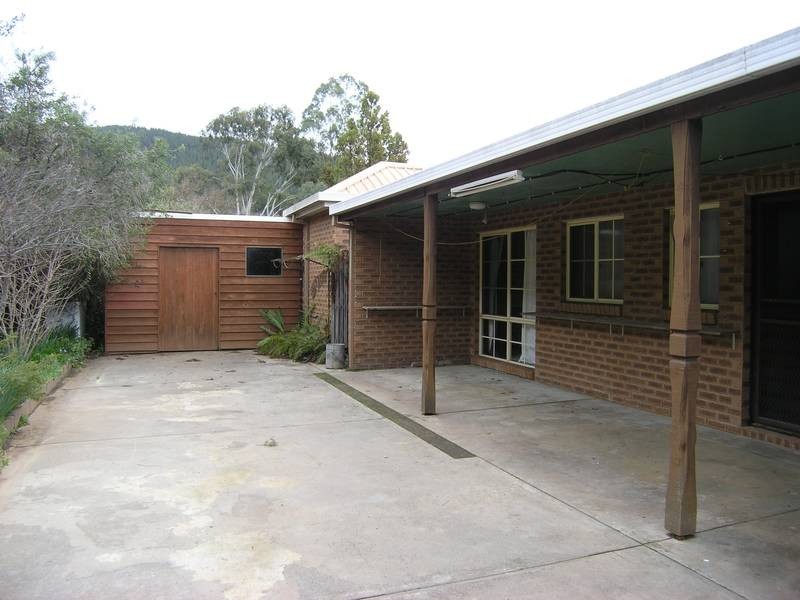 2 James Close, Bright VIC 3741