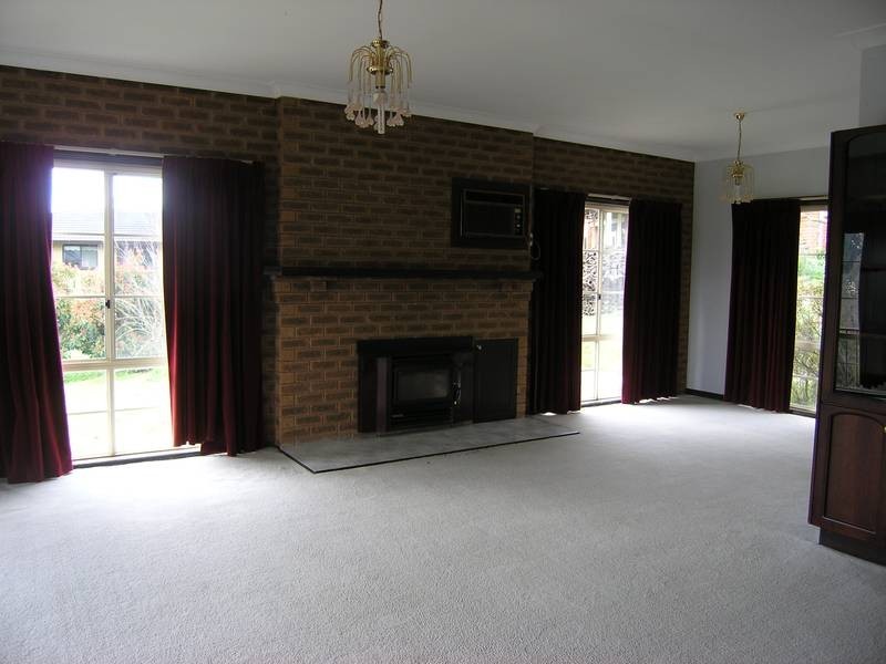 2 James Close, Bright VIC 3741