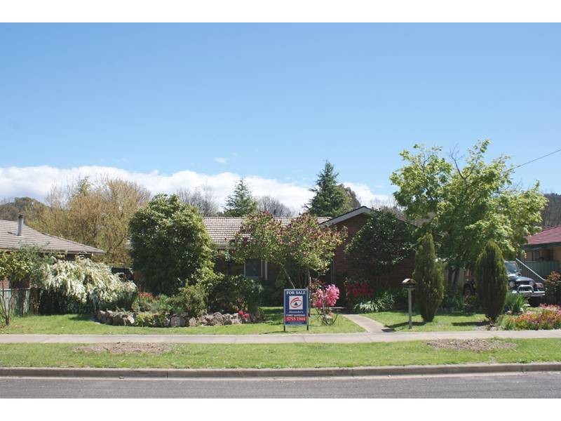 9 Thompson Street, Bright VIC 3741